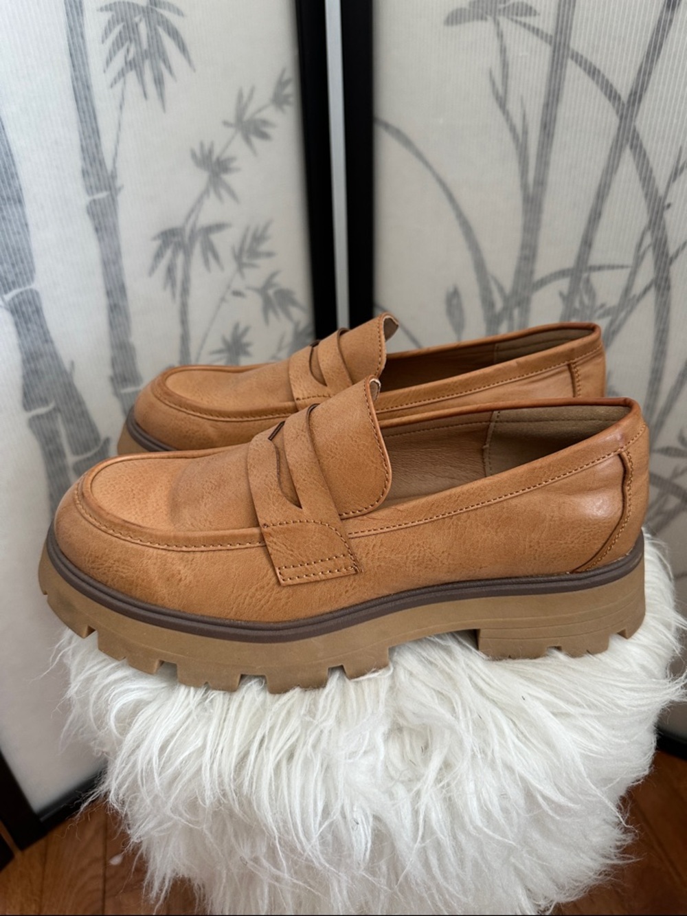 Steve Madden Tan Leather Penny Loafers with Moc Toe Stitching - Picture 5 of 12